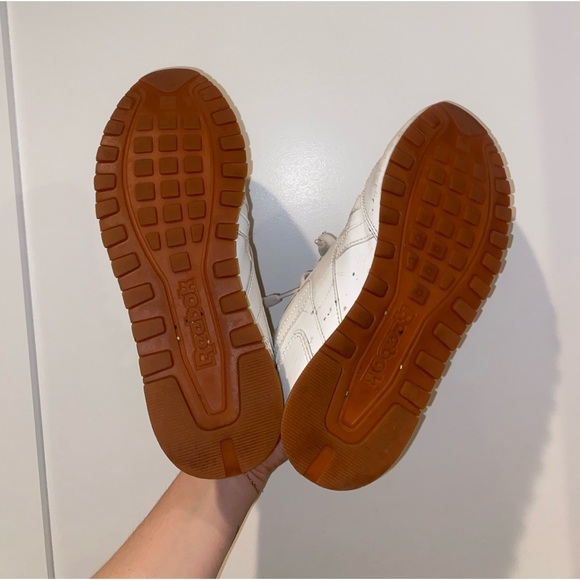 Womens Reeboks size 8.5 - Picture 4 of 5